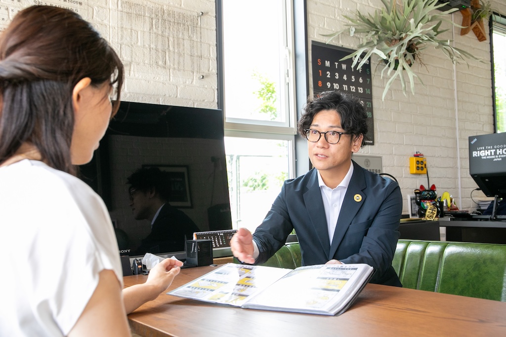 お客様に最適な売却方法を提案する阿部代表